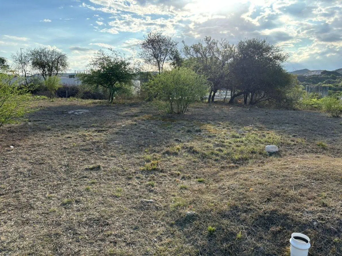VENTA LOTE 451M2 EN COLINAS DE LA DESEADA 5