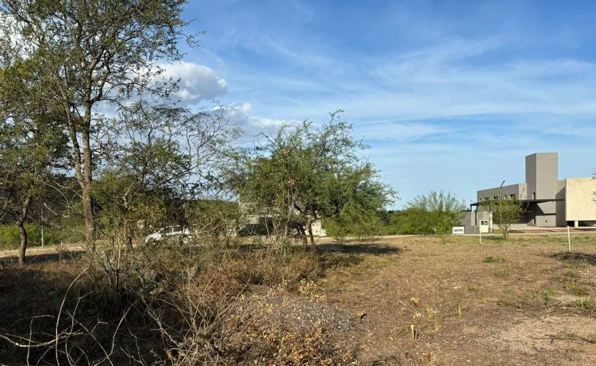 VENTA LOTE 451M2 EN COLINAS DE LA DESEADA 3