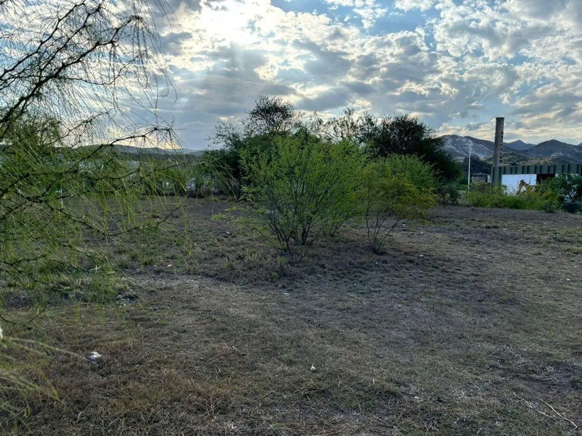 VENTA LOTE 451M2 EN COLINAS DE LA DESEADA 2
