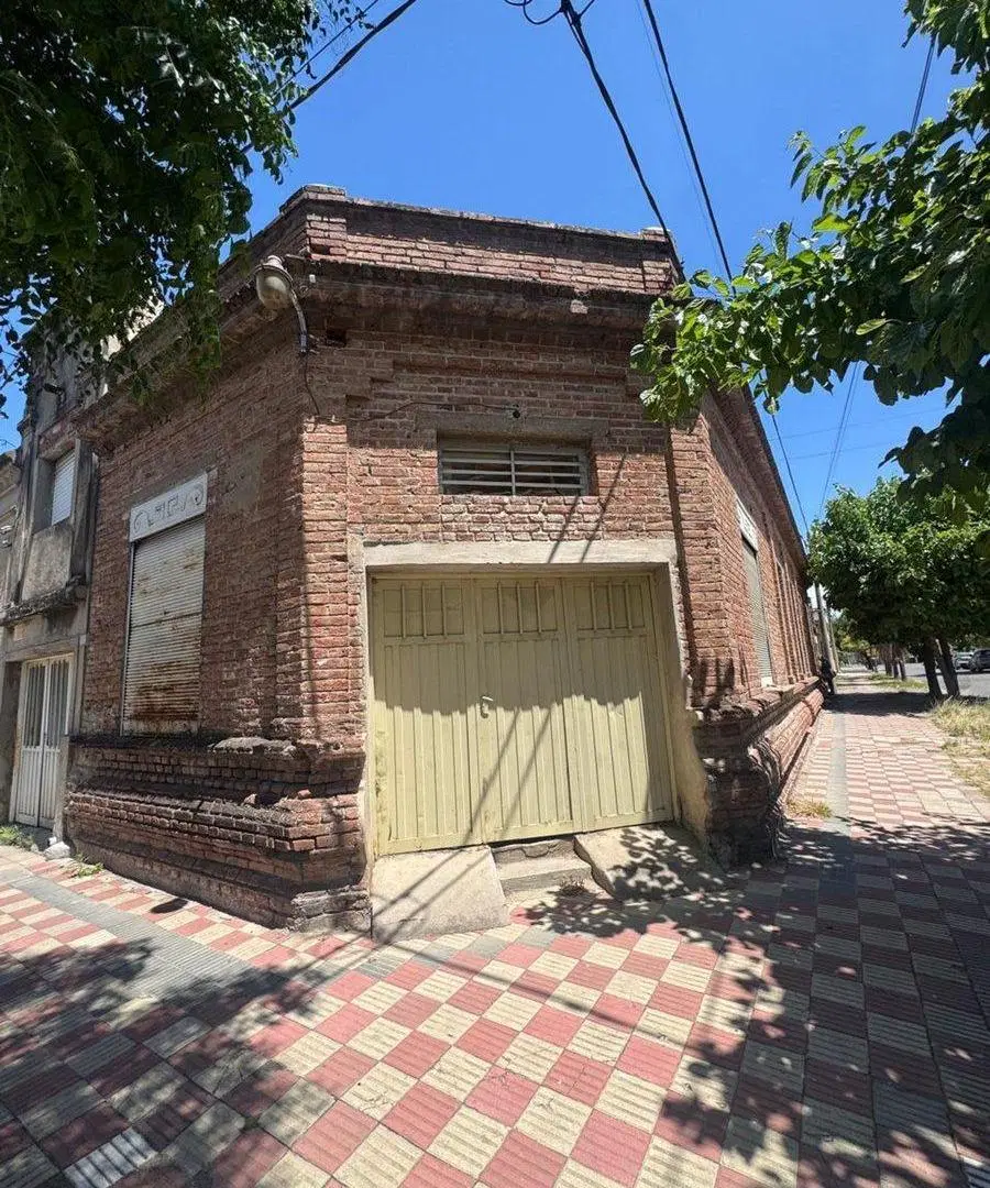 VENTA CASA LOCAL A RECICLAR BARRIO MARECHAL CBA 2