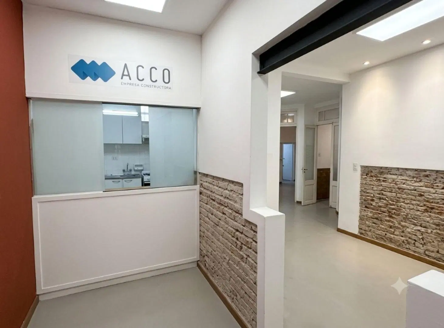 Excelente Oportunidad Comercial a mts del Clinicas 2