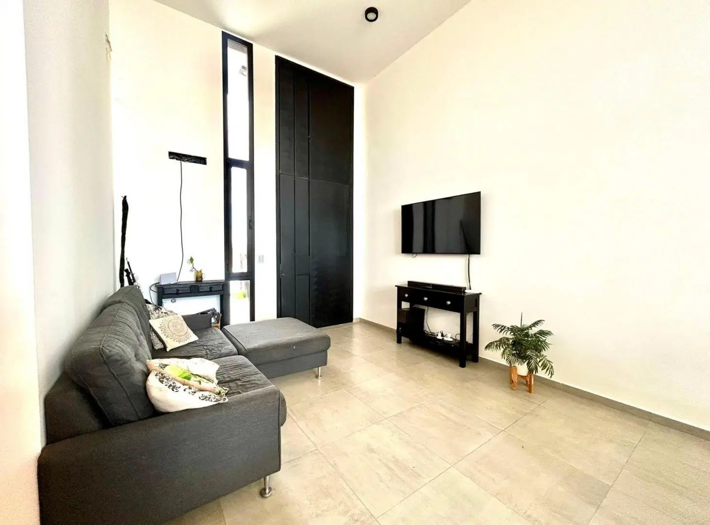 DUPLEX TRES DORMITORIOS CUESTA DE MANANTIALES 4