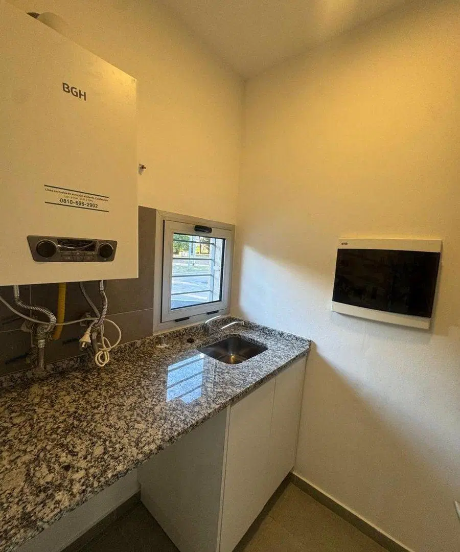 VENTA CASA TRES DORMITORIOS MIRADORES MANANTIALES 8