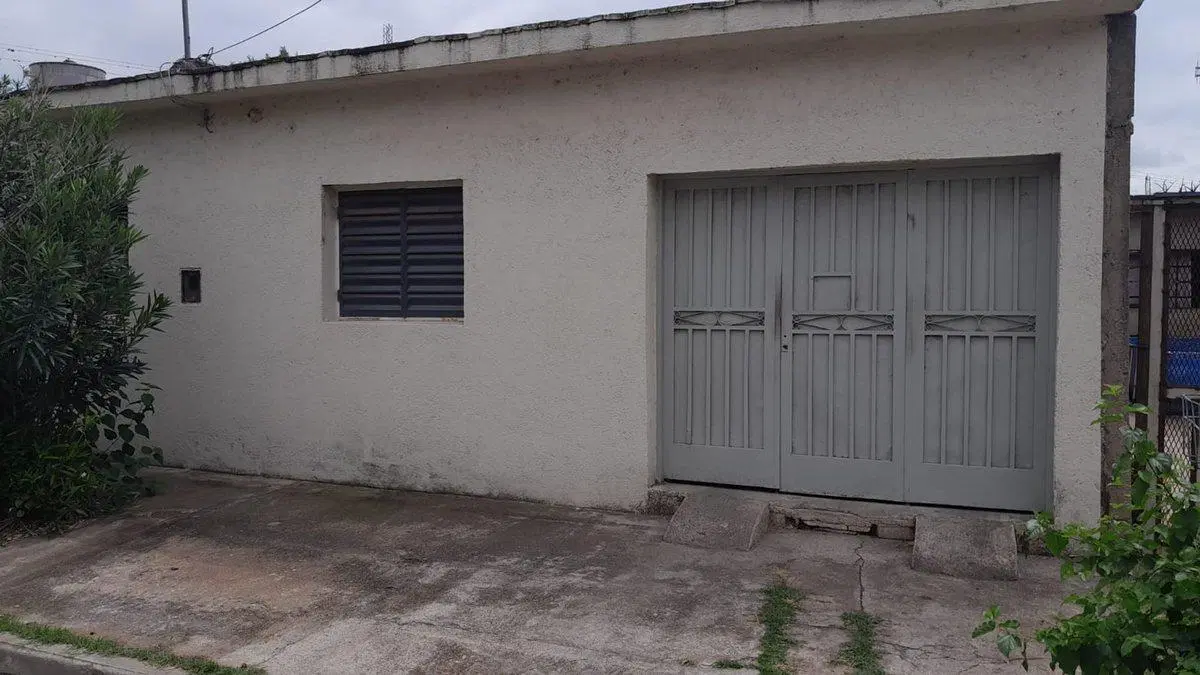 CASA DE 3 DORMITORIOS + 1 DTO MONOAMBIENTE 2