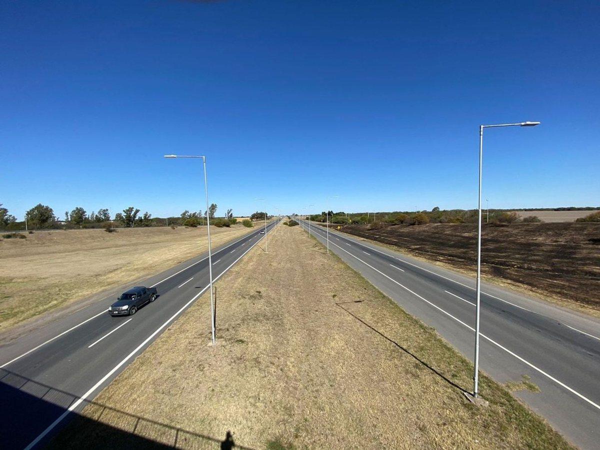 Foto de VENTA LOTE 2,5 HAS EN AUTOPISTA CÓRDOBA ROSARIO, imagen 4
