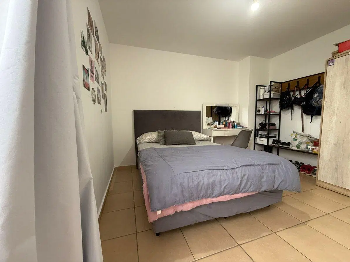 CASA EN VENTA 3 DORM CON BALCÓN EN LICEO TERCERO 8