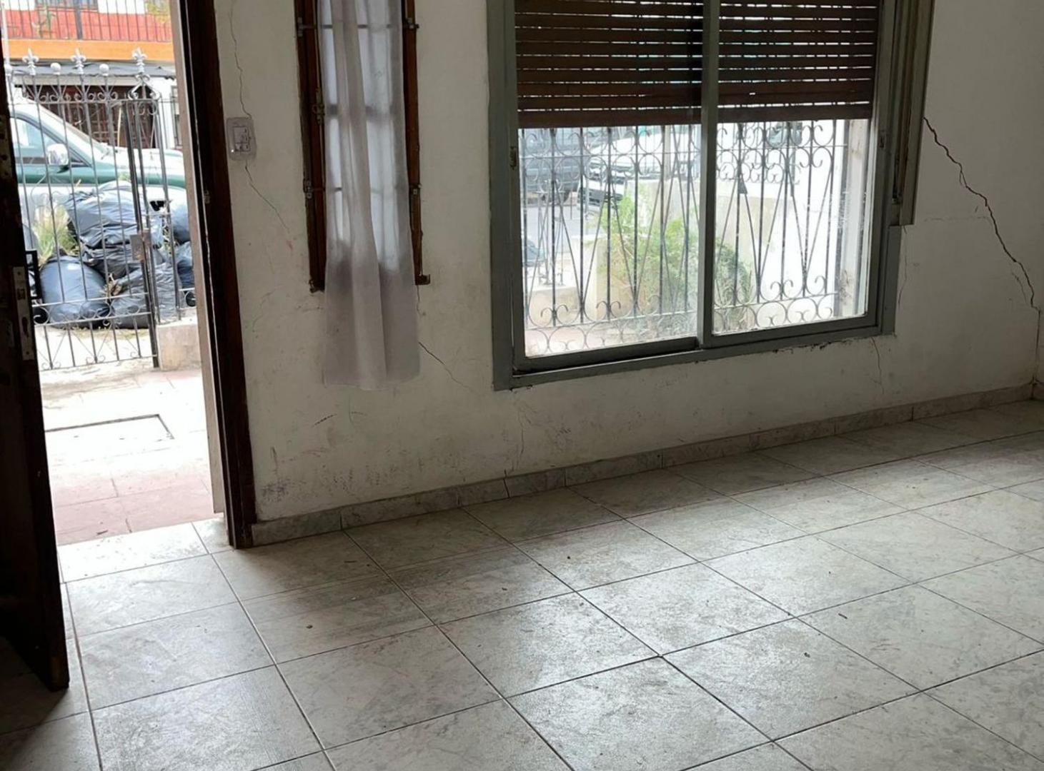 Foto de VENTA CASA A RECICLAR BºAMEGHINO SUD A 2OOM RUTA20, imagen 1