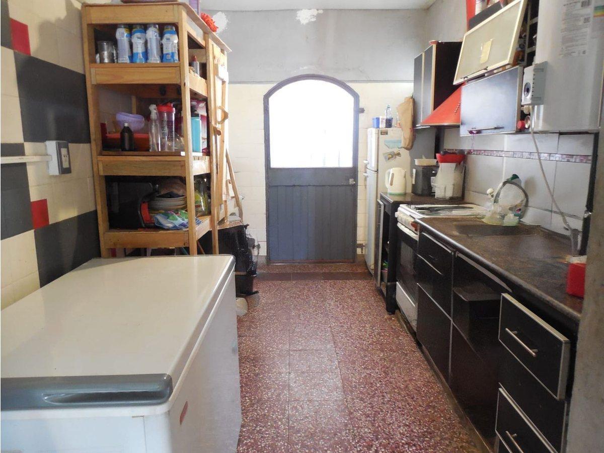 Foto de CASA VENTA BARRIO COLON 4 DORMITORIOS, imagen 2