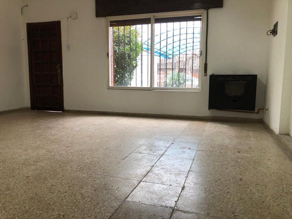 Foto de VENTA 2 CASAS 272 M2 CUBIERTOS TALLERES E CORDOBA, imagen 3