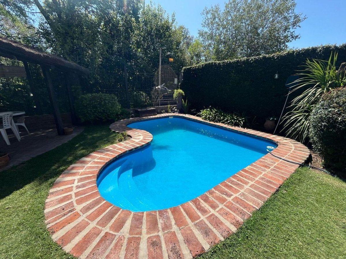 Foto de Casa 3D Pileta San Salvador 1 Cuadra Av Colón, imagen 1