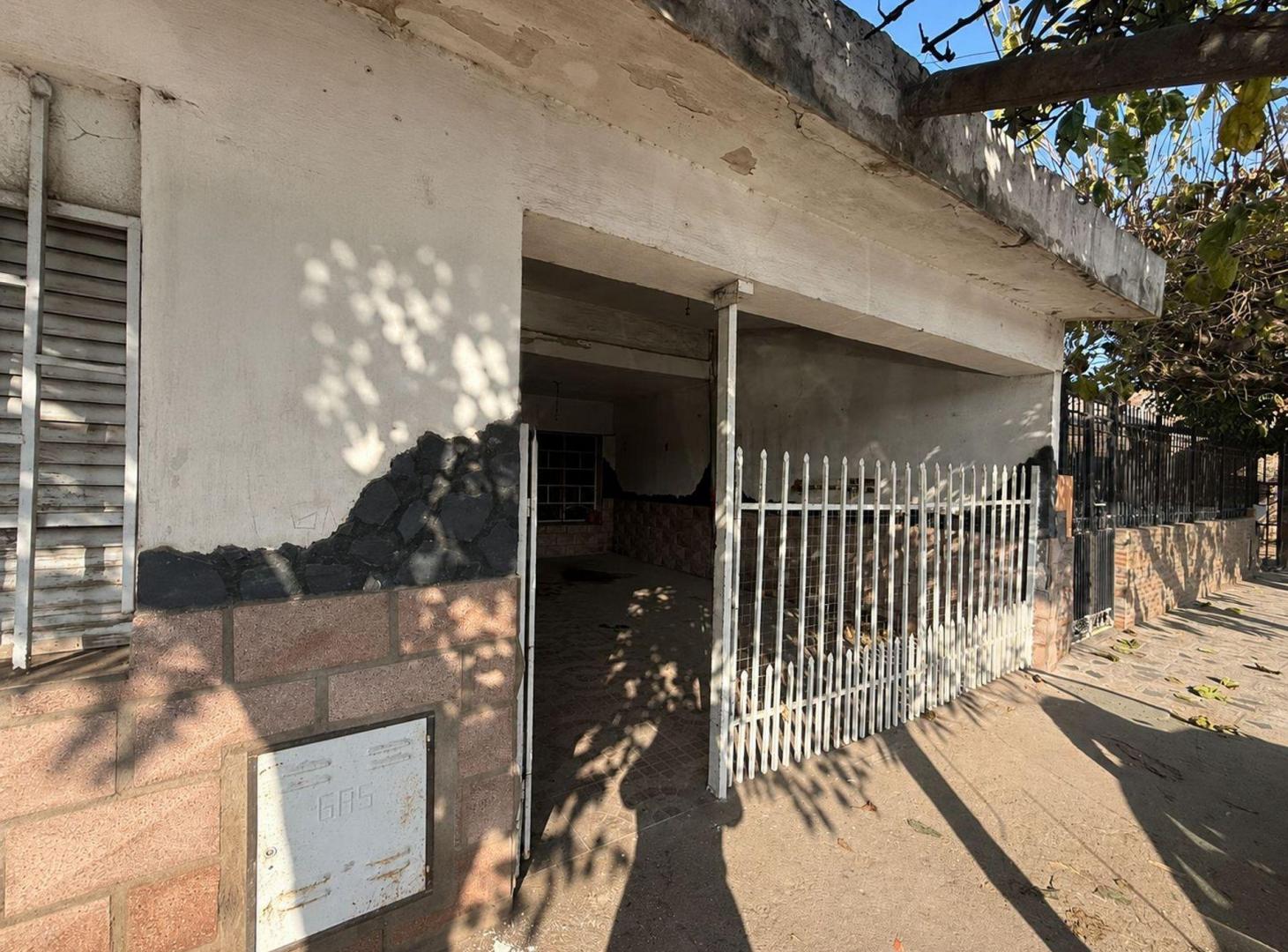 Foto de VENTA CASA 3 DORM + DEPTO-Villa el Libertador-CBA, imagen 4