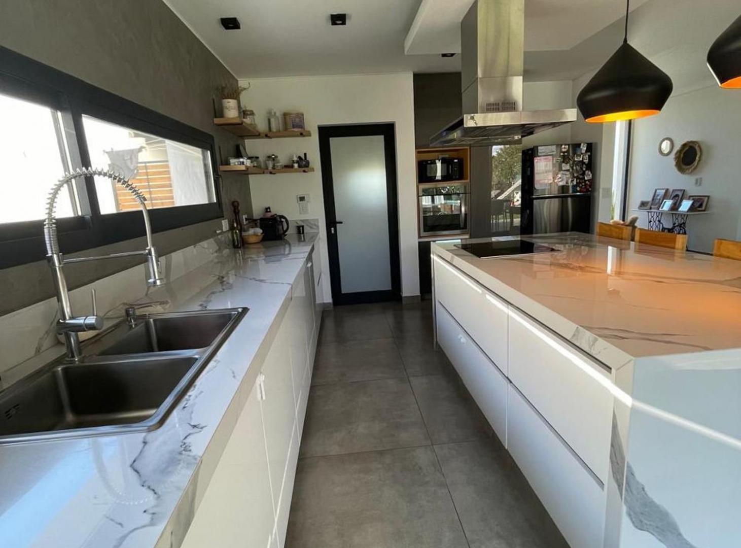 Foto de Casa en venta 4 dormitorios Tejas Del Sur 3, imagen 3