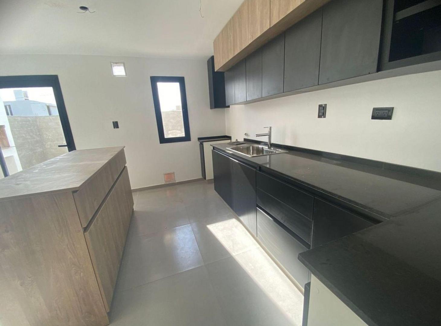 Foto de VENTA DUPLEX 3 DORMITORIOS QUEBRADA DE MANANTIALES, imagen 3