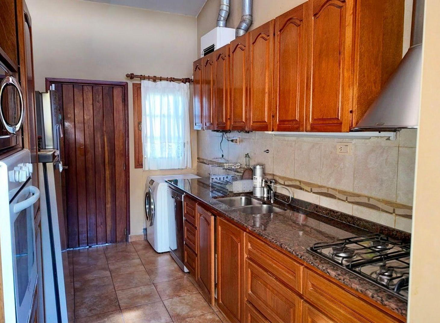 Foto de VENTA DE CASA 3 DORMITORIOS + DPTO APTO CREDITO, imagen 4