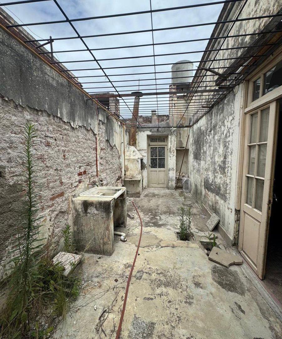 Foto de VENTA CASA LOCAL A RECICLAR BARRIO MARECHAL, imagen 4
