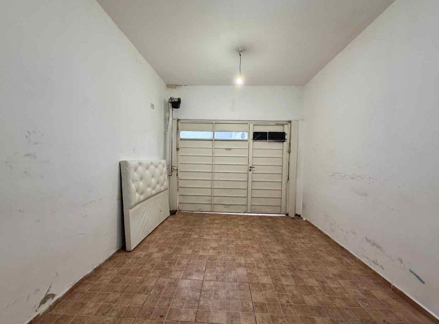 Foto de DUPLEX 2 DORMIT C/COCHERA AMPLIO PATIO LA CALERA, imagen 2