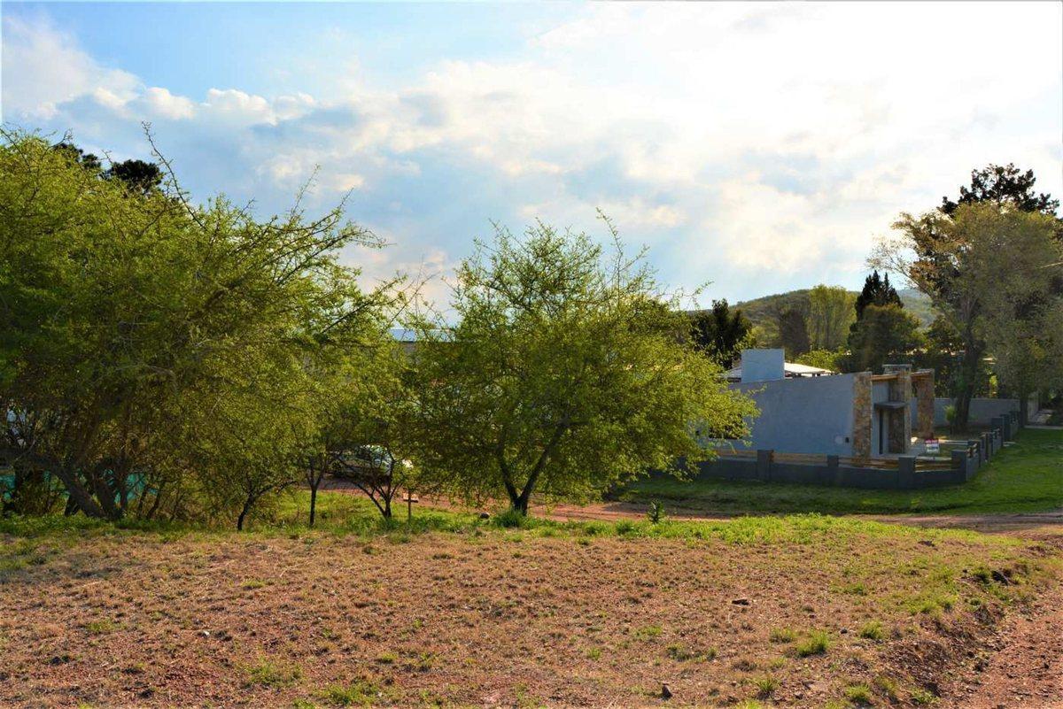 Foto de SE VENDE TERRENO EN ESQUINA 305 m2 EN V.DEL DIQUE, imagen 2