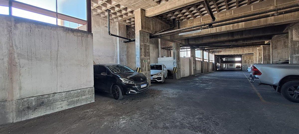 Foto de COCHERA DOBLE EXCELENTE UBICACIÓN AV. OLMOS 138, imagen 4
