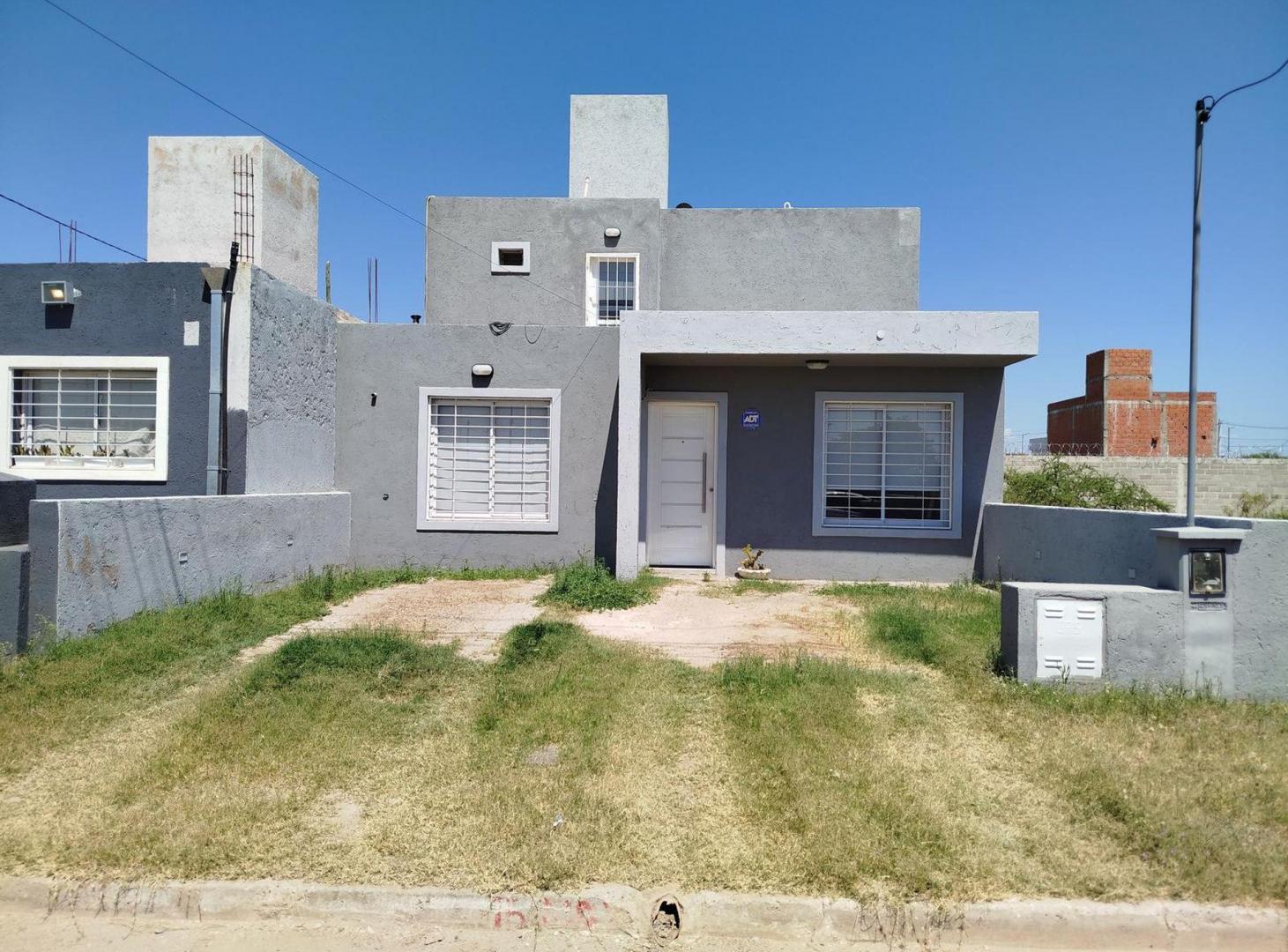 Foto de VENTA CASA 3 DORMITORIOS, 2 BAÑOS, PATIO-B°VICOR B, imagen 1