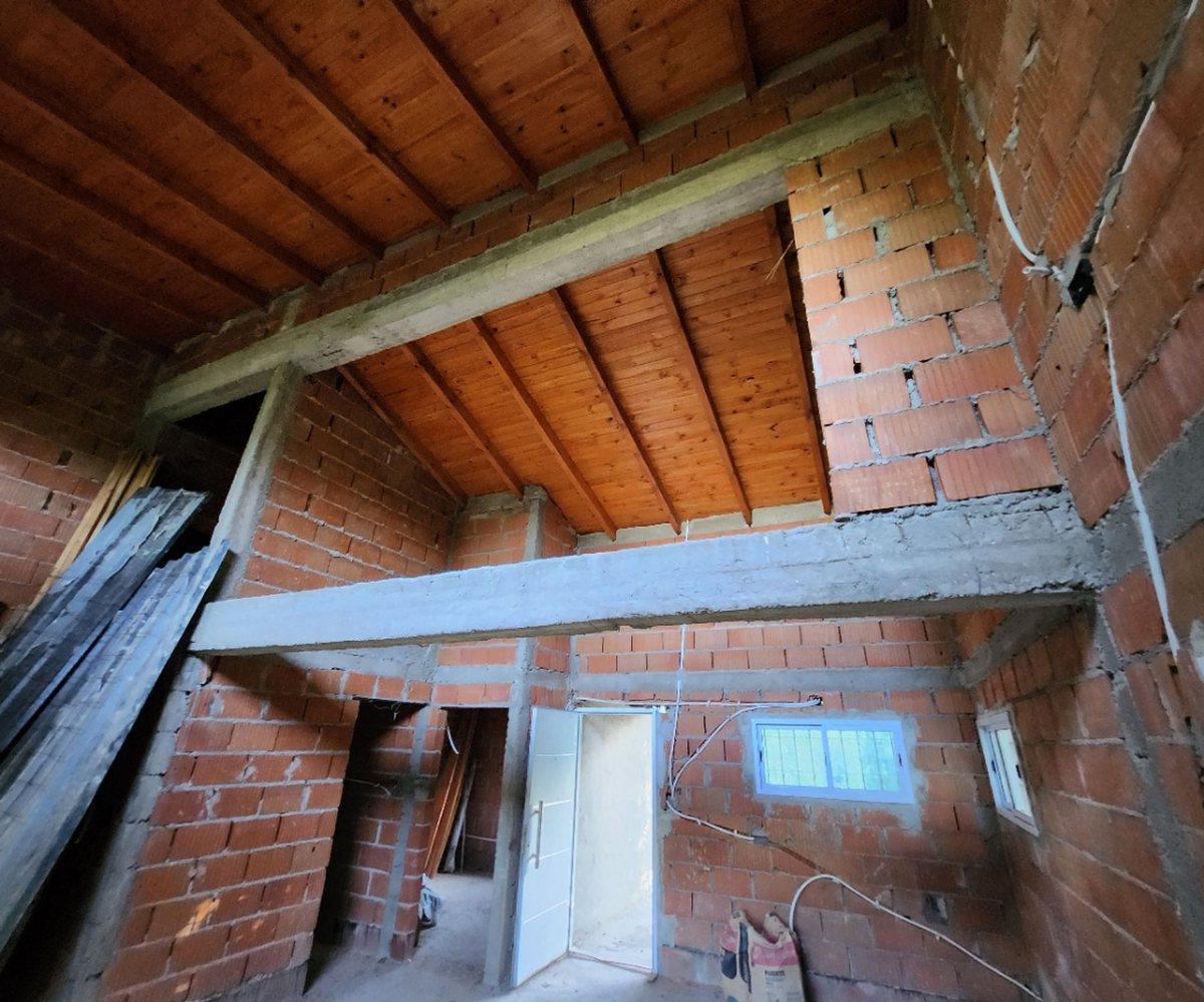 Foto de CASA A TERMINAR EN YACANTO ESCRITURA Y PLANOS, imagen 4