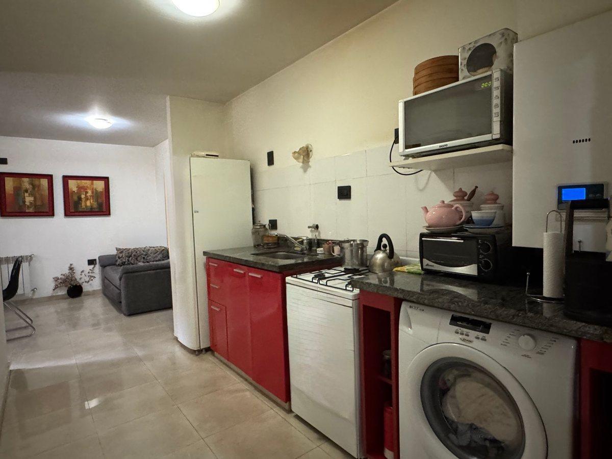 Foto de VENTA DEPTO 1 DORMITORIO PATIO COCHERA CARLOS PAZ, imagen 2