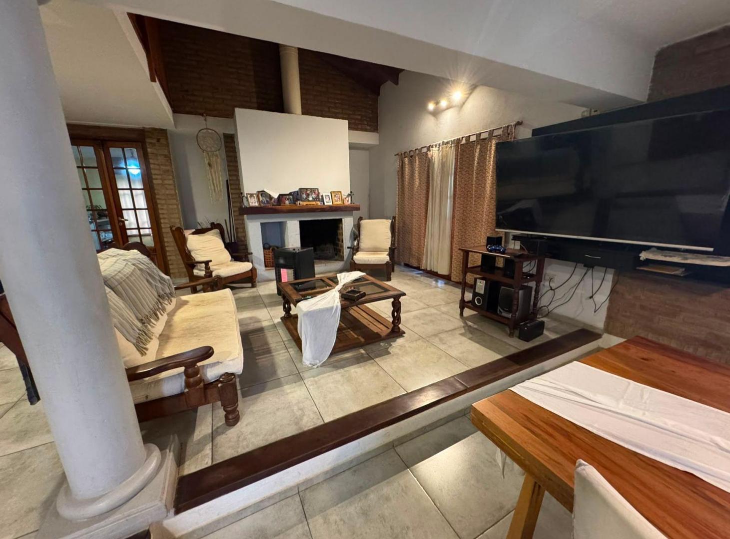 Foto de VENTA CASA 3 DORMITORIOS VILLA ALLENDE PARQUE CBA, imagen 4
