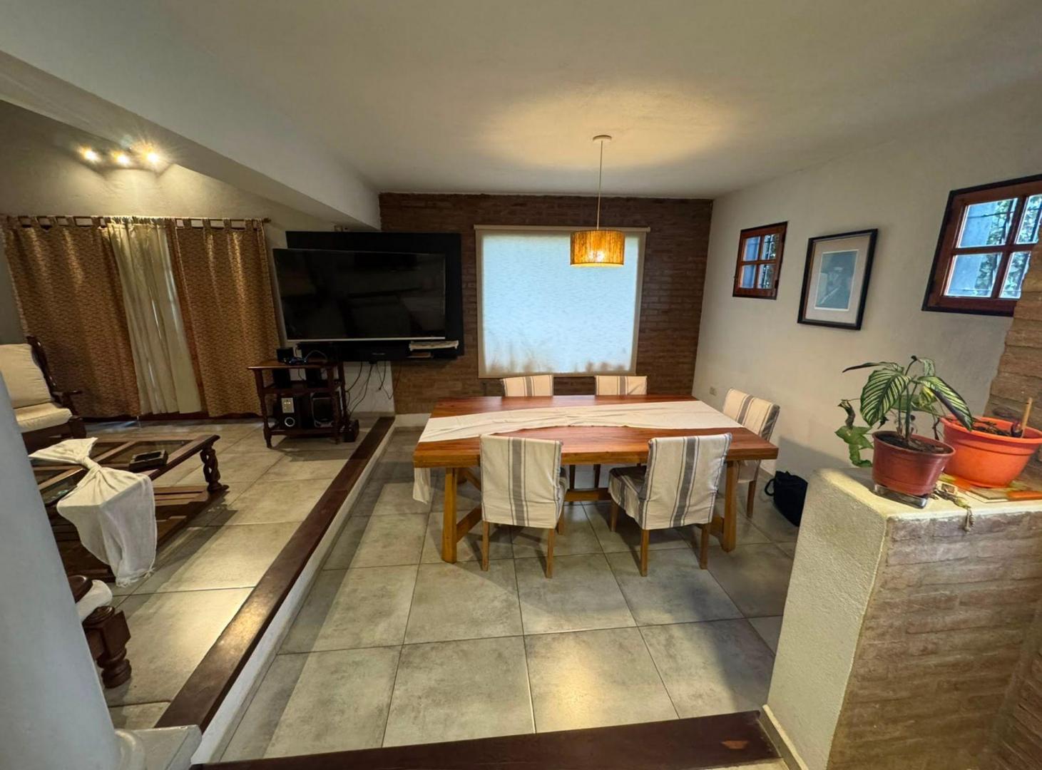 Foto de VENTA CASA 3 DORMITORIOS VILLA ALLENDE PARQUE CBA, imagen 2