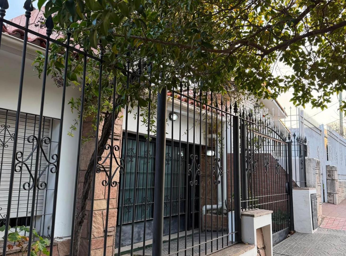 Foto de VENTA CASA 2 DORM UNA PLANTA VILLA CABREBRA PATIO, imagen 3