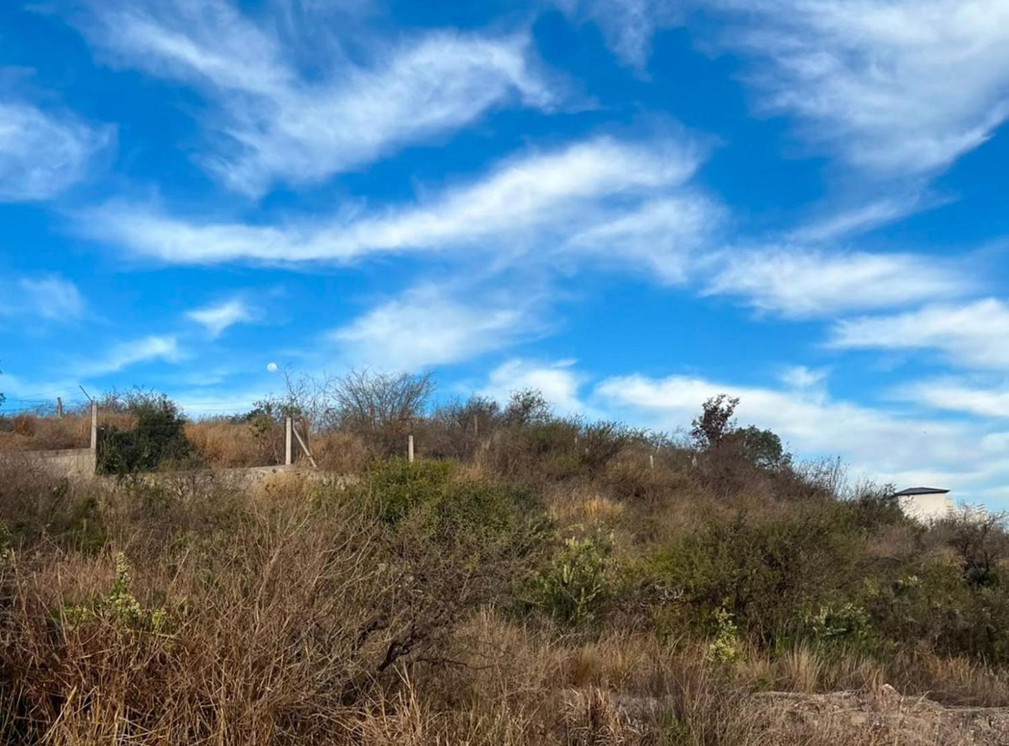 Foto de LOTE EN VENTA EN VISTAS DEL LAGO, CARLOS PAZ, imagen 2