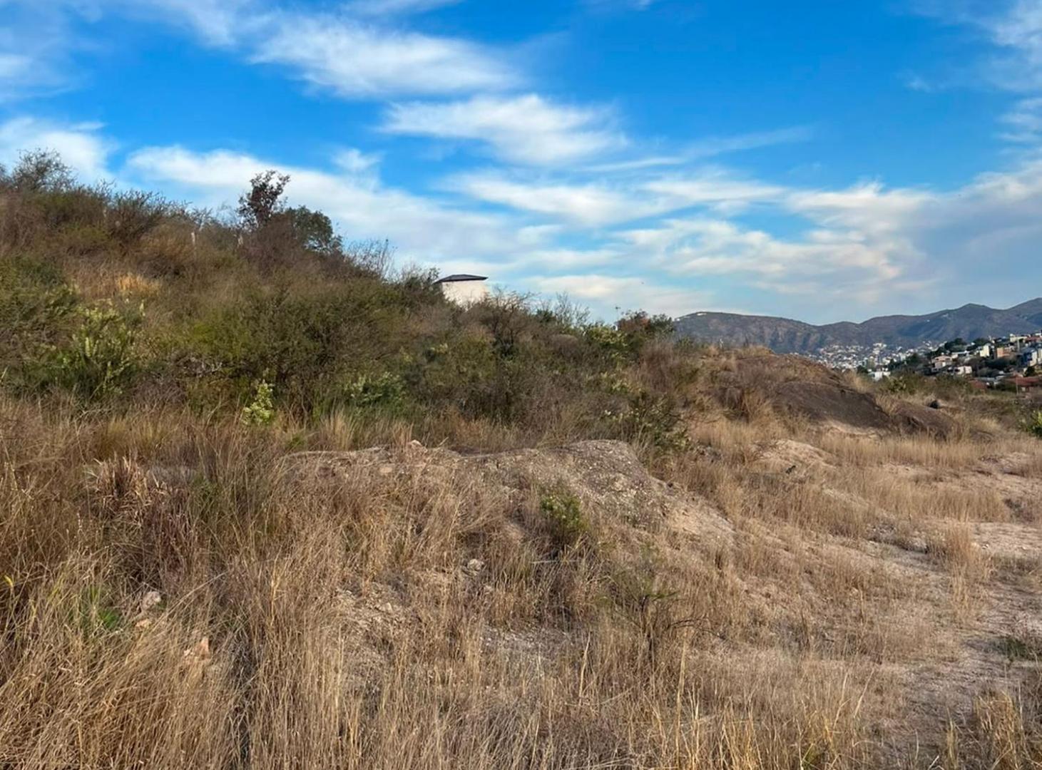 Foto de LOTE EN VENTA EN VISTAS DEL LAGO, CARLOS PAZ, imagen 3