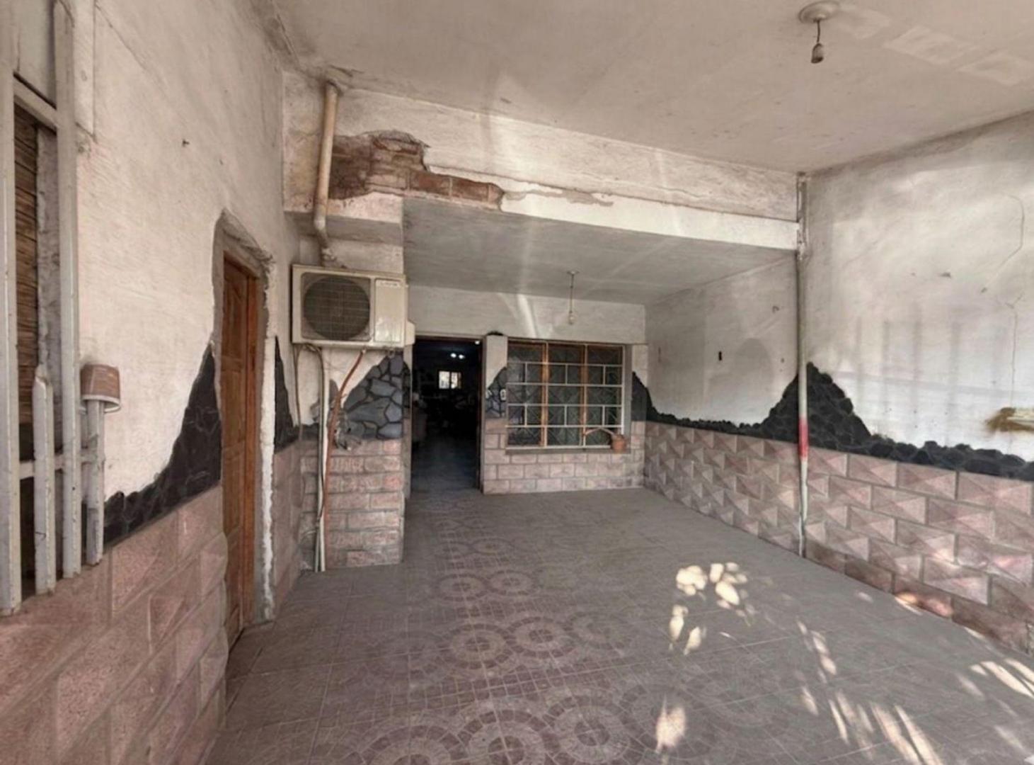 Foto de VENTA CASA 3 DORM+DTO-APTA CREDITO-V.El Libertador, imagen 1