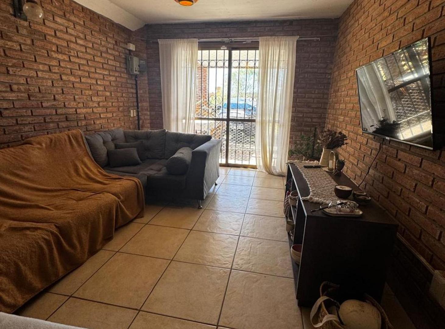 Foto de VENTA CASA EN CALLE TERUEL 570 VILLA ALLENDE GOLF, imagen 4