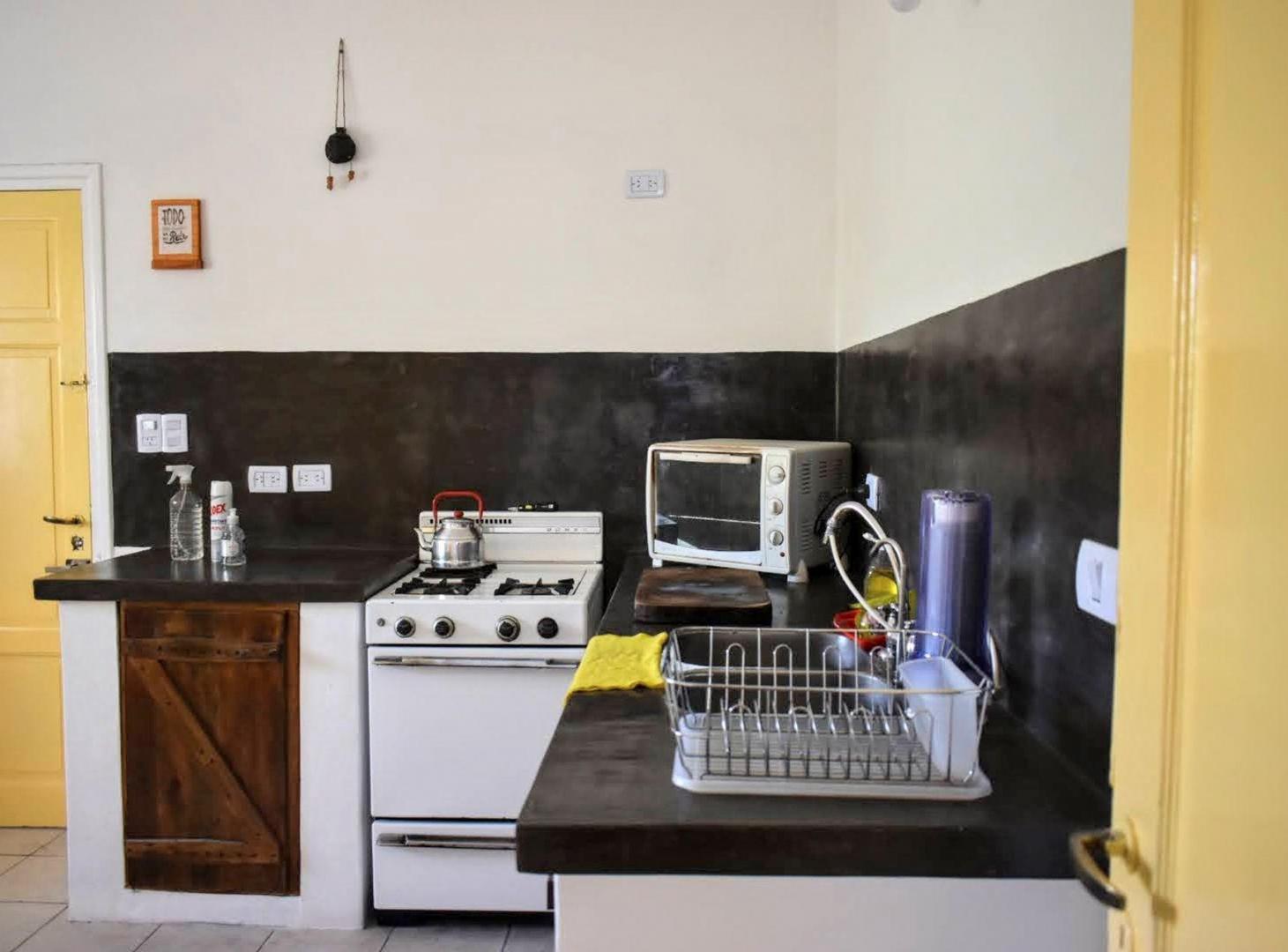 Foto de VENTA DE CASA CON DOS DEPTOS Y PILETA SANTA ISABEL, imagen 4