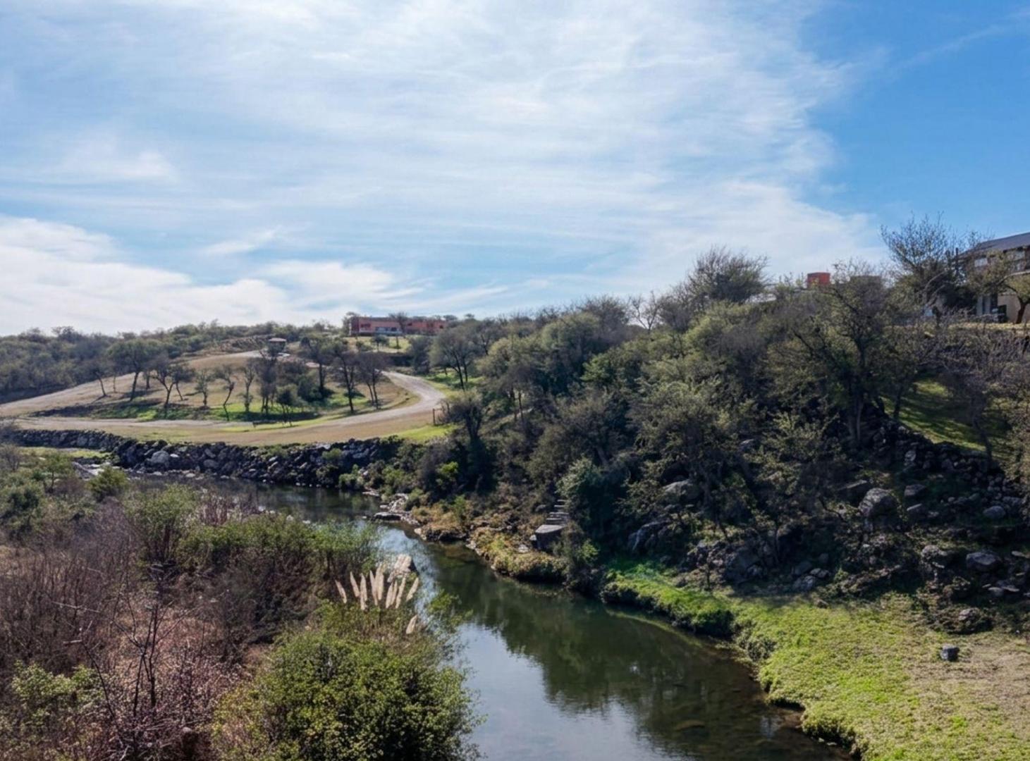 Foto de Venta lote premium 2.800m2 sobre río, Calamuchita, imagen 4