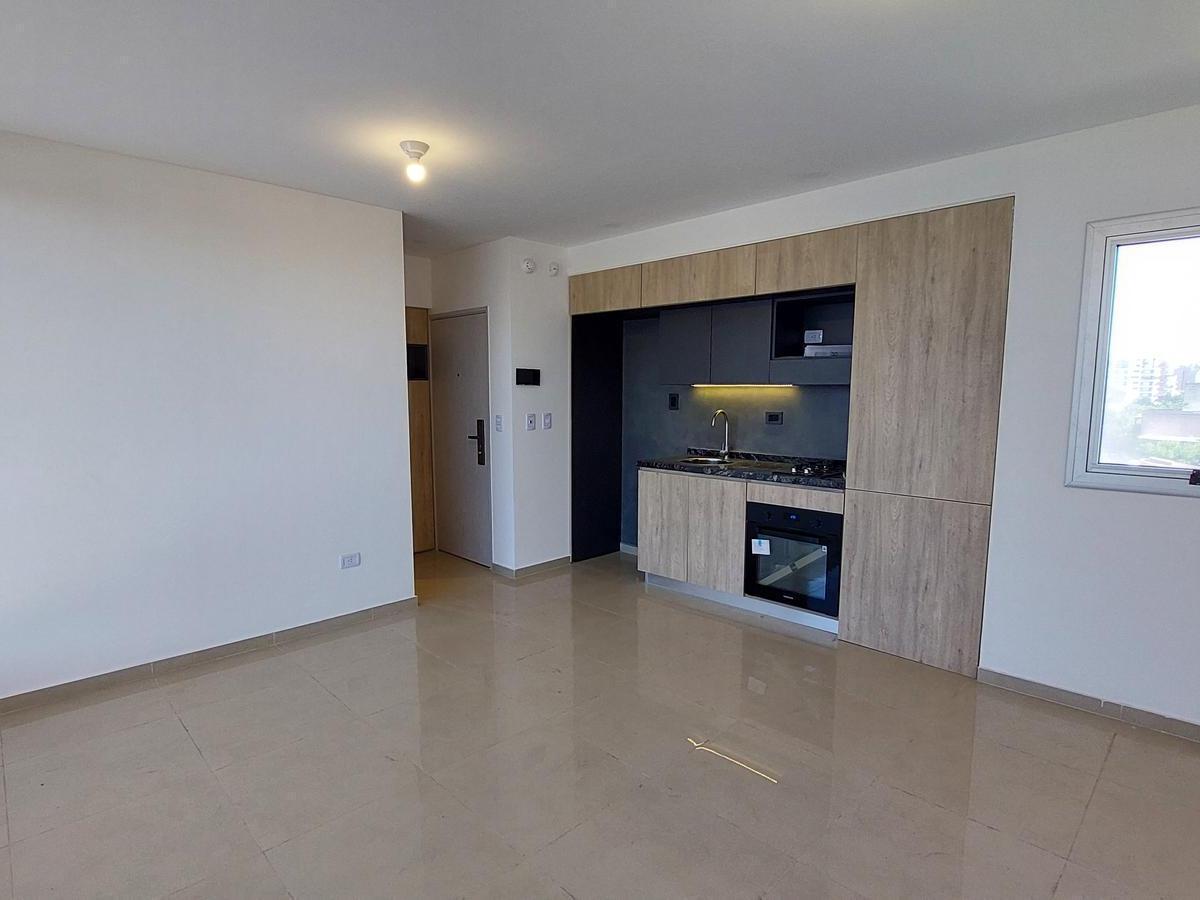 Venta - Oportunidad Monoambiente con Quincho Semicubierto y Fogonero, Luis Agote - Rosario 4