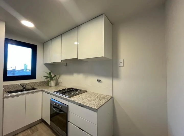Venta Departamento 2 dormitorios, doble balcón. Centro, Rosario 3