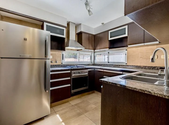 OPORTUNIDAD- APTA CREDITO, Venta: Casa 3 dormitorios, Barrio Miraflores, Funes Hills 4