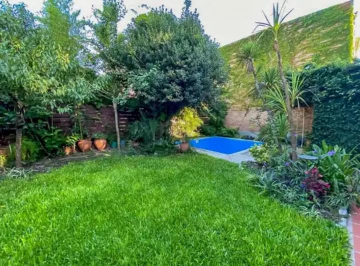 VENTA/PERMUTA - Casa 2 Dormitorios con Pileta y Cochera. Fisherton, Rosario 4