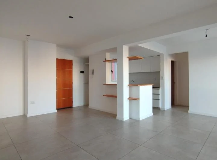 Departamento en  Venta con Cochera 2