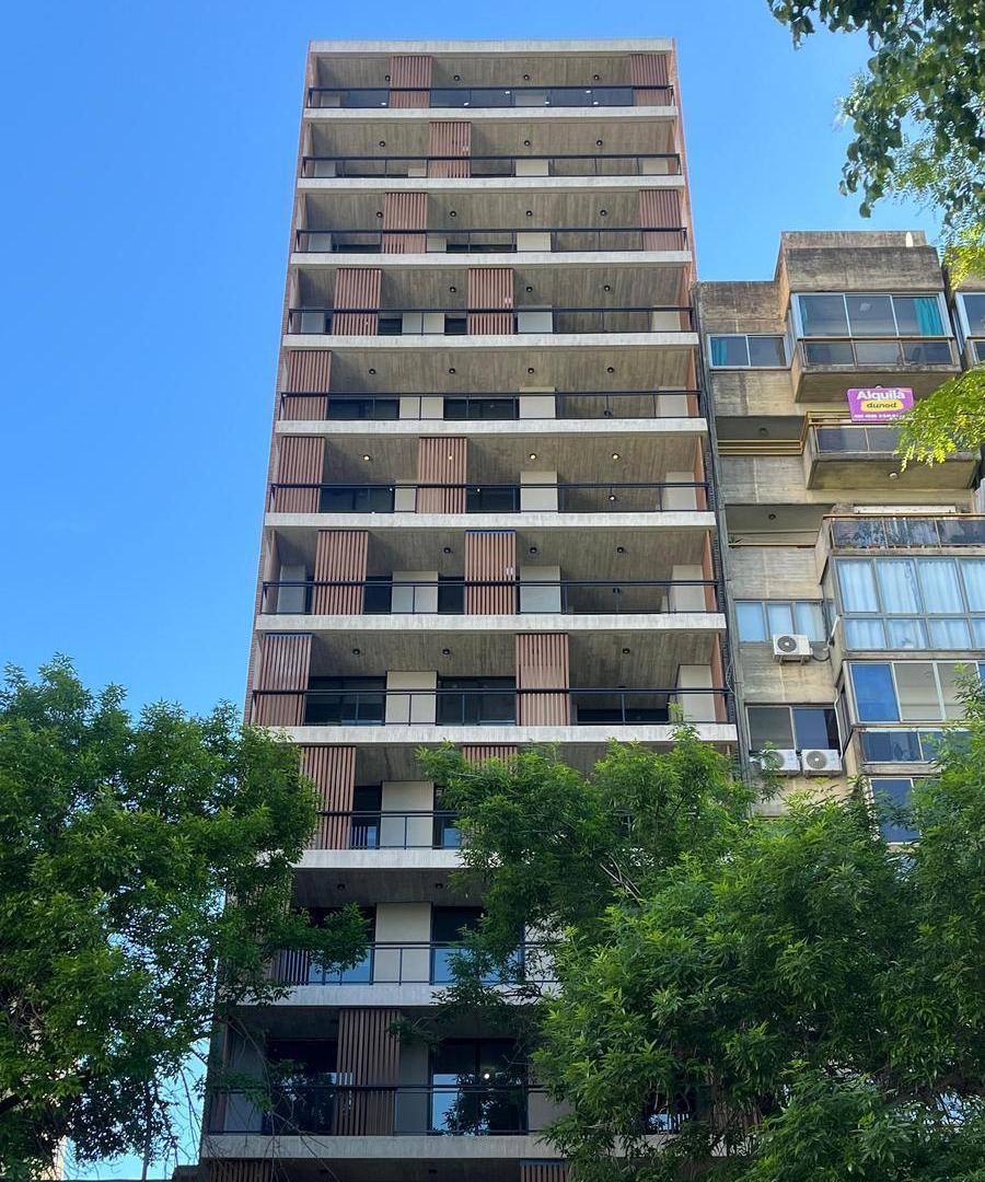 VENTA - Departamento 1 dormitorio con balcon y vista despejada. Amenities. Centro, Rosario.