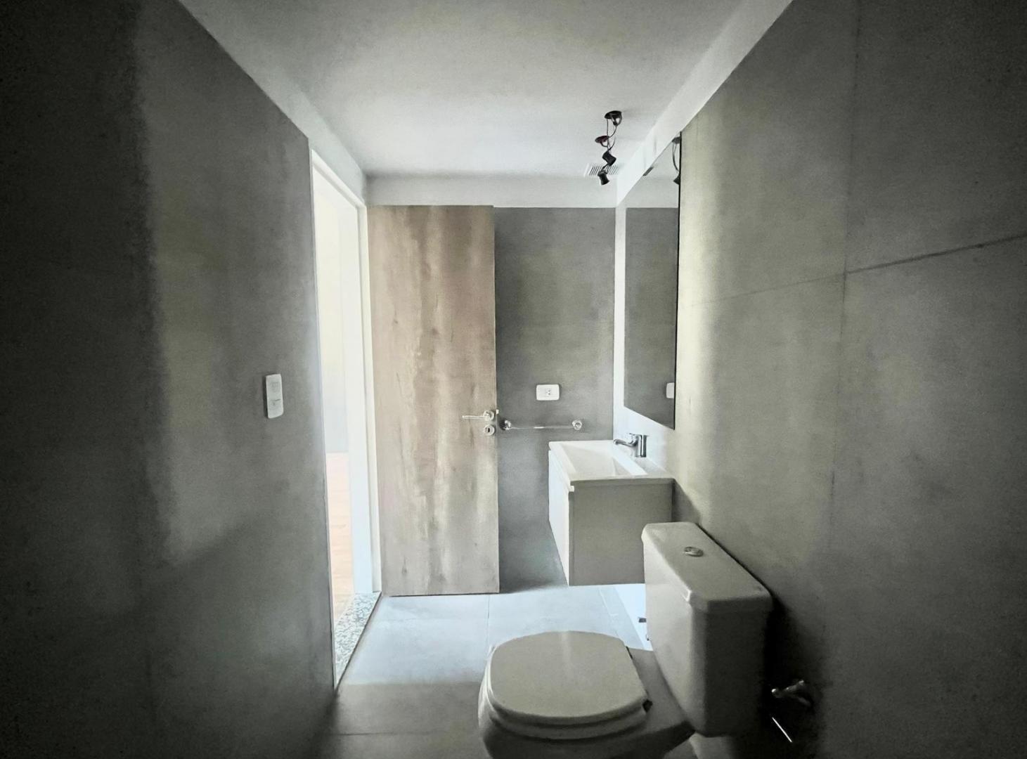 VENTA - Departamento de 1 dormitorio a estrenar con patio exclusivo. Amenities. Centro, Rosario.