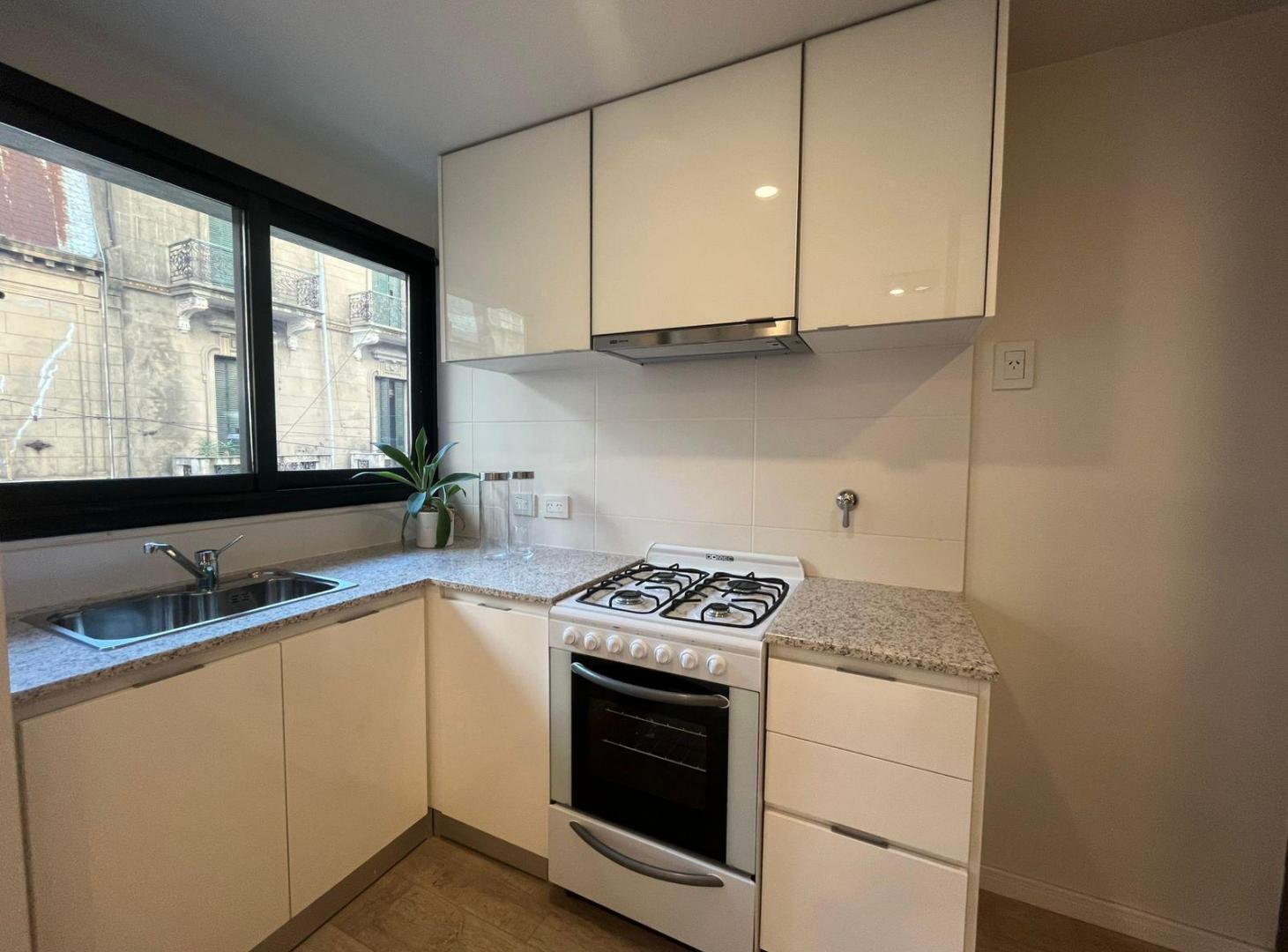 Foto de VENTA - Departamento 1 dormitorio con balcón , Centro, Rosario., imagen 2