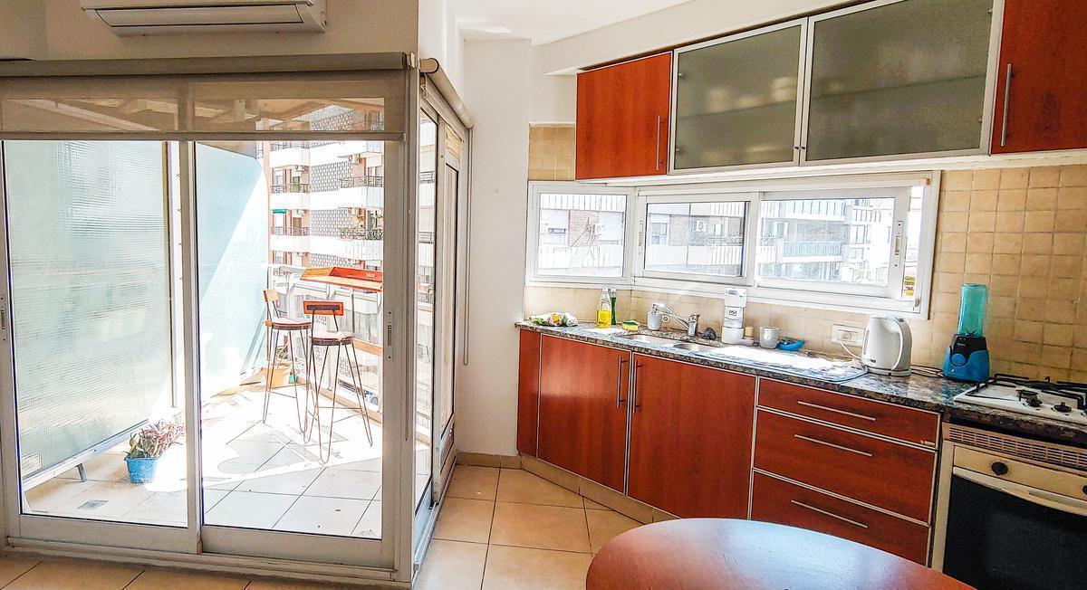 VENTA Departamento dos dormitorios doble balcon. Rosario, Centro