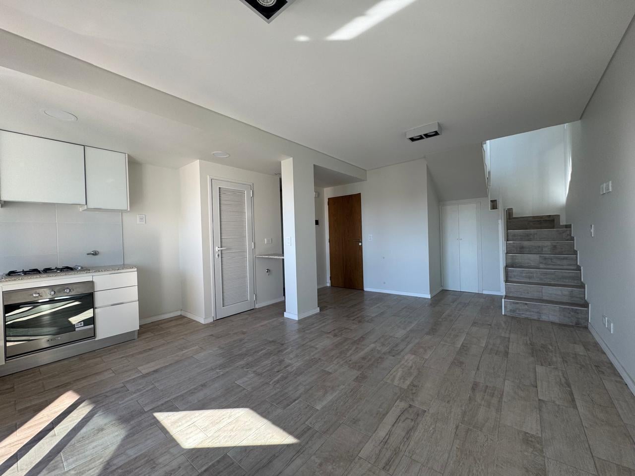 Foto de Venta departamento Duplex 1 dormitorio, con terraza exclusiva. Centro, imagen 3