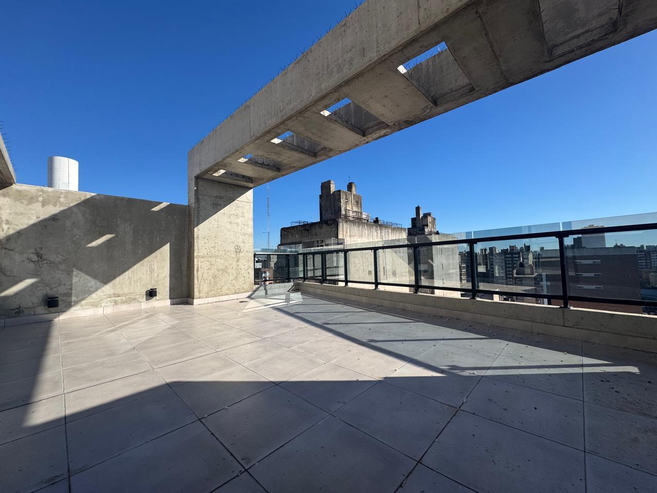 Foto de Venta departamento Duplex 1 dormitorio, con terraza exclusiva. Centro, imagen 1