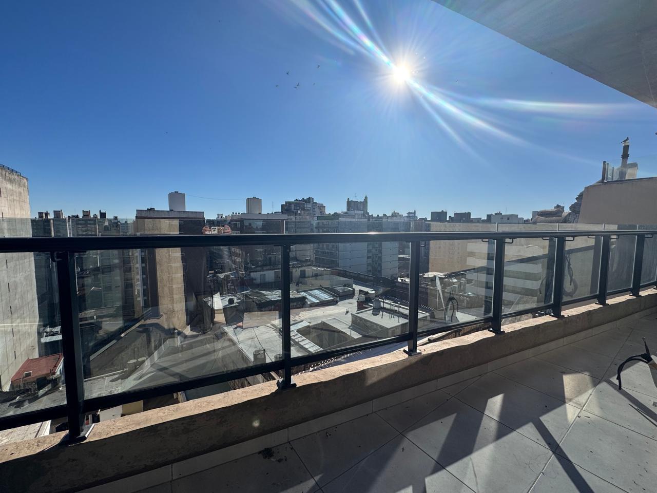 Venta departamento Duplex 1 dormitorio, con terraza exclusiva. Centro, Rosario