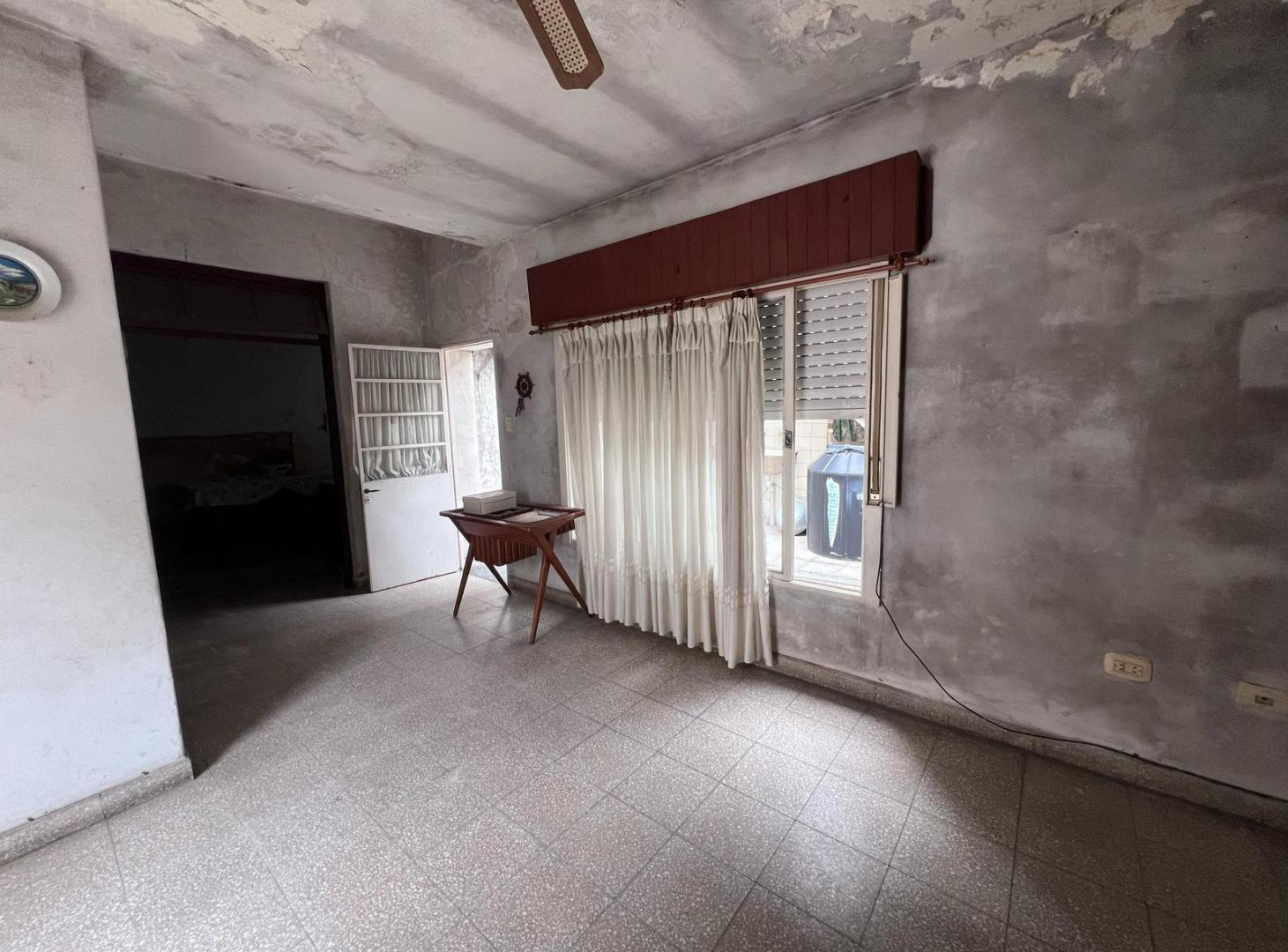 VENTA - Casa a reciclar dos dormitorios  Barrio Arroyito, Rosario