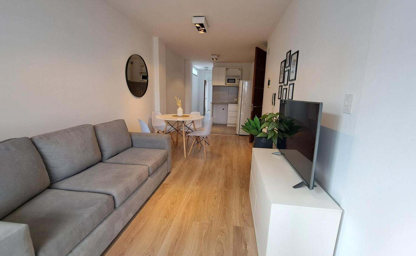 VENTA - Departamento un dormitorio, doble balcón. Centro, Rosario