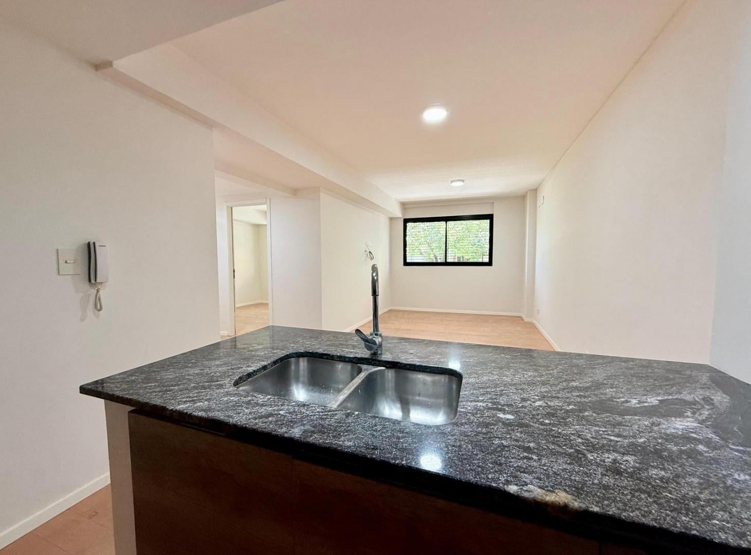 VENTA - Departamento 2 Dormitorios, Opción Cochera - Centro, Rosario