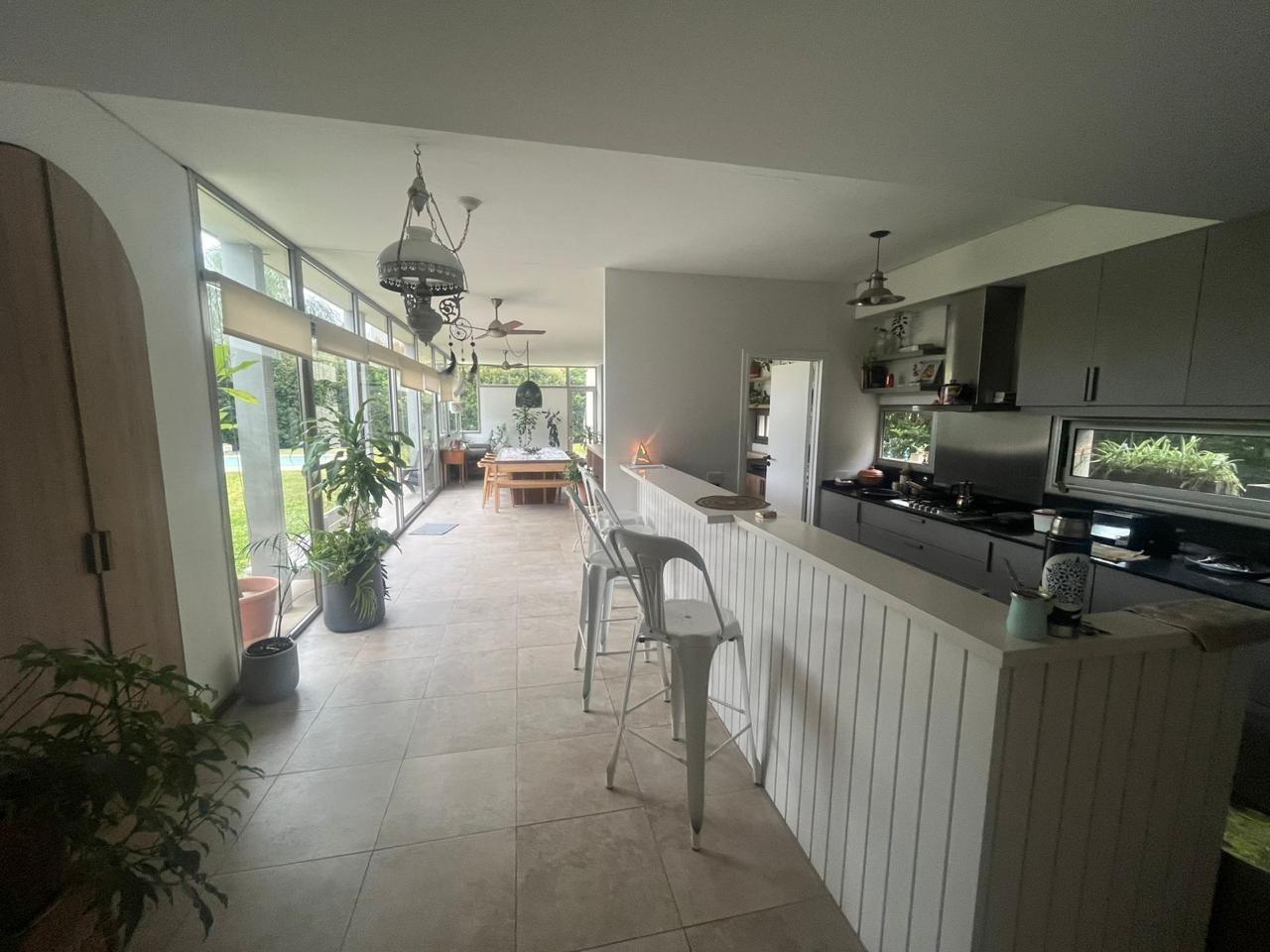 VENTA/PERMUTA Casa 5 Dormitorios San Marino, Funes hills